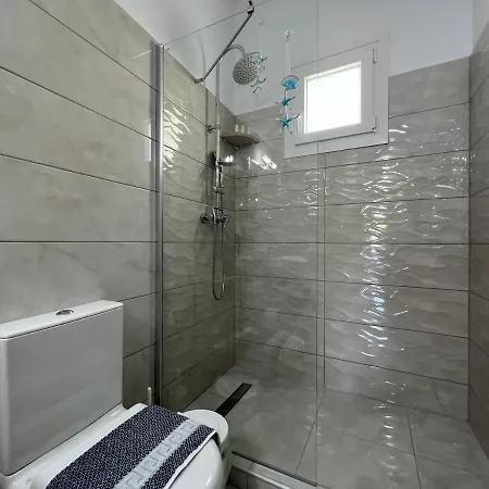 Chara Sea View Luxury House 리메나스